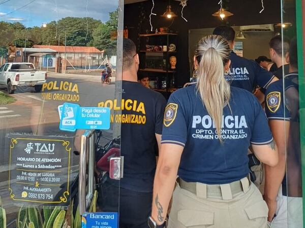 Dos detenidos por “actos homosexuales con menores” en una barbería de Capiatá - Policiales - ABC Color