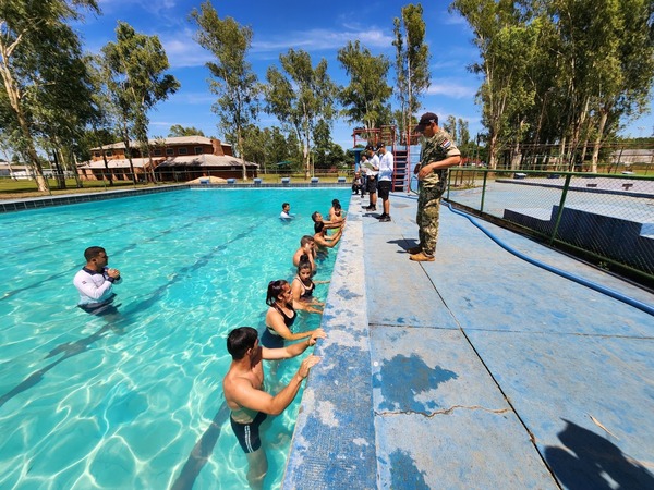 Salvavidas culminan capacitación para brindar seguridad en playas de Encarnación - ADN Digital