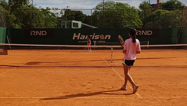 Academia Harrison Tenis proyecta un departamento de educación para formar a entrenadores locales
