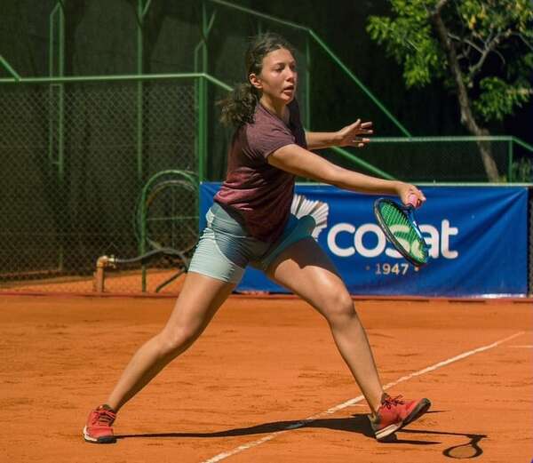 Tenis-J30 Luque: Sofía Barreto, a semifinales - Polideportivo - ABC Color