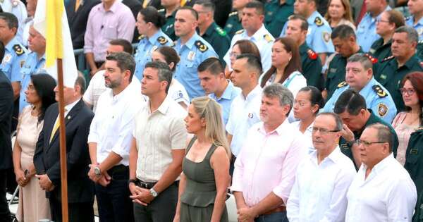 La Nación / Peña adelanta presencia en Caacupé por viaje a Cumbre