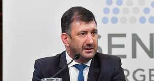 La Nación / Otorgan arresto domiciliario al senador argentino y su secretaria
