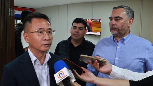 Cancillería revoca visa a chino por intromisión y le ordena dejar el país