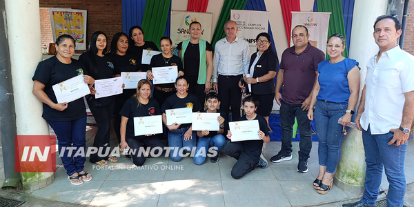 CULMINA CON ÉXITO EL CURSO DE ARTESANÍA TURÍSTICA EN SAN JUAN DEL PARANÁ - Itapúa Noticias