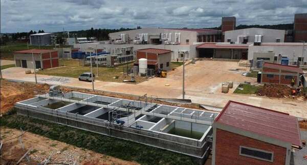 Destacan avances del Gran Hospital de Coronel Oviedo a la Junta Municipal