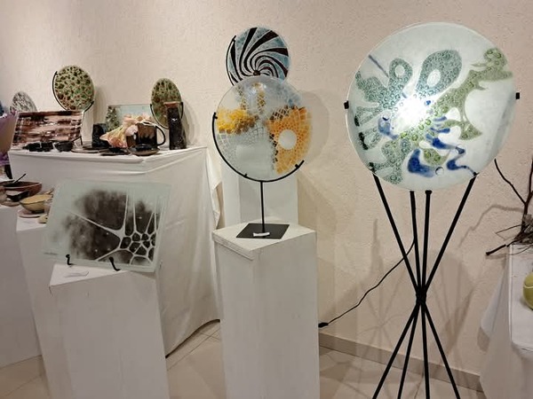 Inauguran la muestra "Artes del Fuego" en la Galería Pedro Agüero