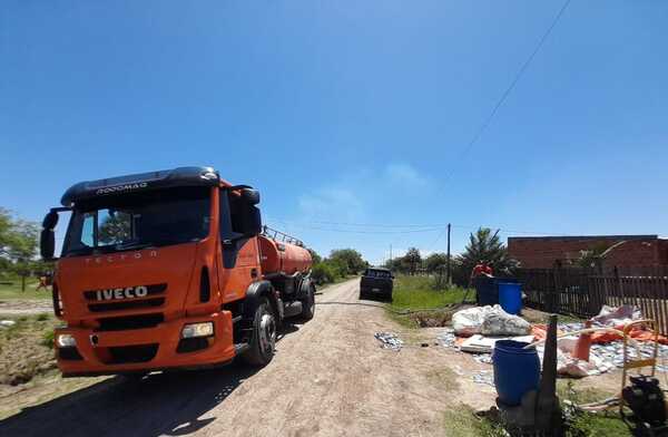 Distribuyen casi 40.000 litros de agua en comunidades del Bajo Chaco - .::Agencia IP::.