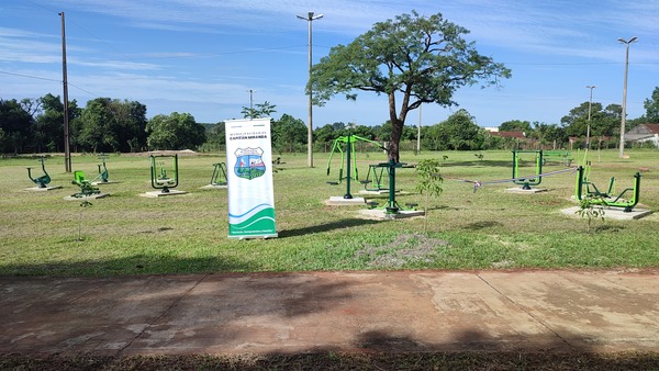Capitán Miranda inaugura gimnasio al aire libre en el Parque de la Salud