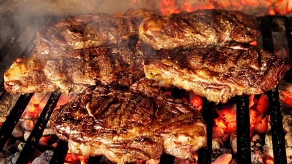 Costos de carne: cortes premium y opciones económicas para asados