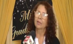 Mujer de 65 años culmina el noveno grado tras 52 años sin estudiar - SNT