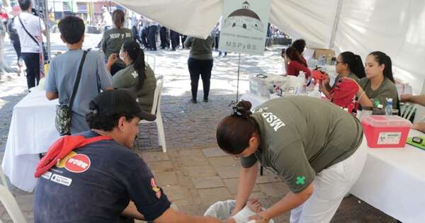 La Nación / Salud activa el Código Rojo y despliega 2.500 trabajadores para atender a peregrinos