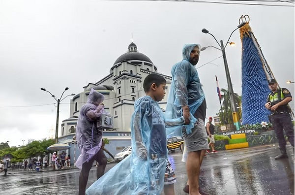Peregrinos a Caacupé deben llevar pilotines por pronostico de lluvias para el fin de semana