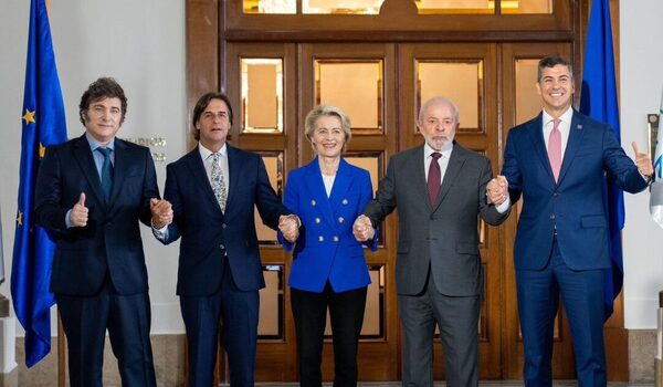 MERCOSUR Y UE LLEGAN A HISTÓRICO ACUERDO