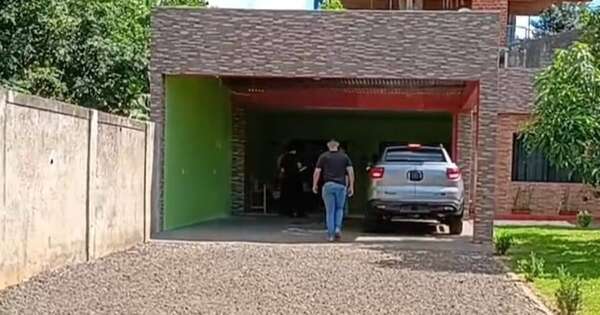 La Nación / Detienen a un policía por hallarse en su casa un vehículo hurtado en Brasil
