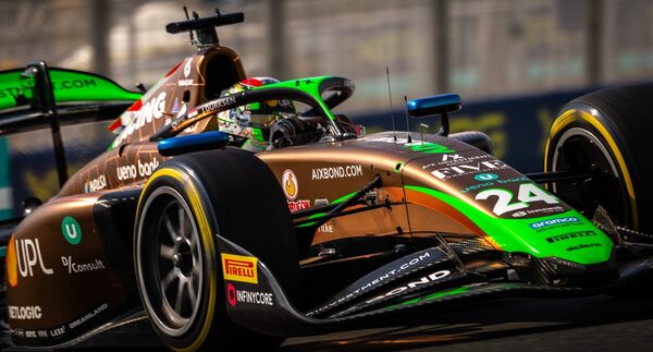 Joshua aseguró este viernes posición top 10 para ambas carreras de Abu Dhabi
