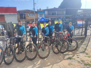 Ciclistas llegan a Caacupé desde distintos puntos del país para cumplir con sus promesas - Noticiero Paraguay
