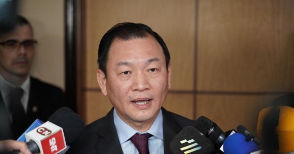 China rechaza las acusaciones de intromisión de Taiwán, mientras Xu se resiste a salir de Paraguay