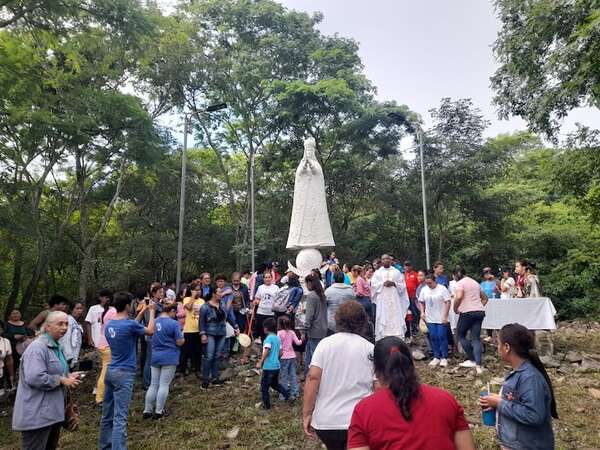 Fuerte Olimpo: Devotos de la Virgen de Caacupé escalarán el cerro Los Tres Hermanos - Noticias del Chaco - ABC Color
