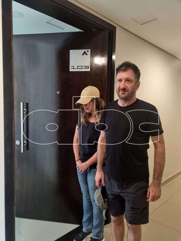 Senador Kueider y su secretaria ya cumplen arresto en un departamento en Asunción - Policiales - ABC Color