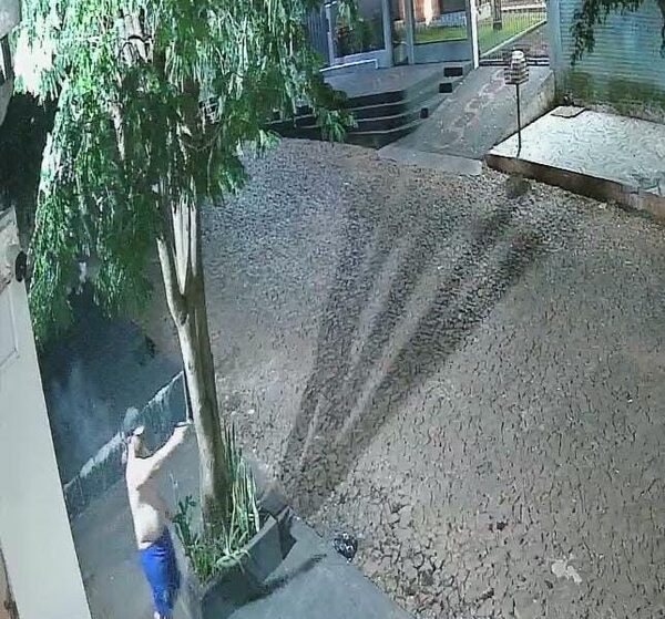 En el este del país, cambista baleó la vivienda de un comerciante