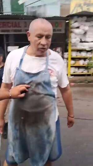 Carnicero del mercado de San Lorenzo amenaza a PMT a punta de cuchillo  - Nacionales - ABC Color