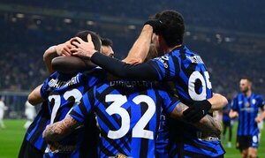 Versus / El Inter supera con autoridad al Parma y mete presión