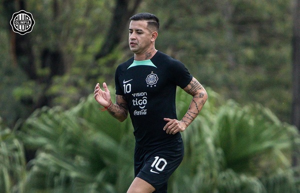 Así se prepara Derlis González para la temporada 2025