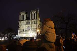 Expectación en el centro de París por la reapertura de la catedral Notre Dame - Mundo - ABC Color
