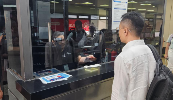 Migraciones confirmó este sábado la expulsión de diplomático chino - .::Agencia IP::.