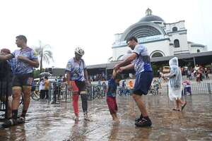 Caacupé: intensa lluvia palió el calor extremo  - Nacionales - ABC Color