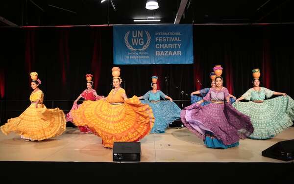 Danzas paraguayas se lucen en Viena - Cultura - ABC Color