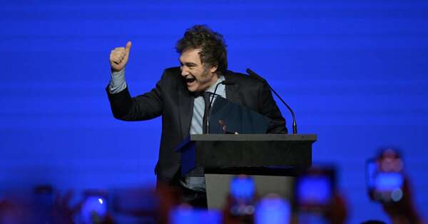 La Nación / Milei cosecha éxitos económicos y reclamos a un año de gobierno
