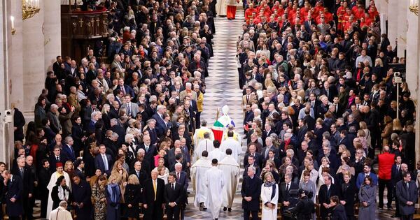 La Nación / Notre Dame: Papa pide “la renovación de la Iglesia en Francia”