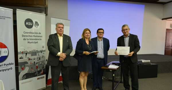 La Nación / Servidores públicos de Red Municipal se capacitan en derechos humanos