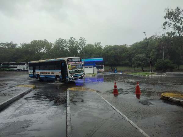 Unos 400 buses ya partieron de la terminal de Asunción rumbo a Caacupé - Nacionales - ABC Color