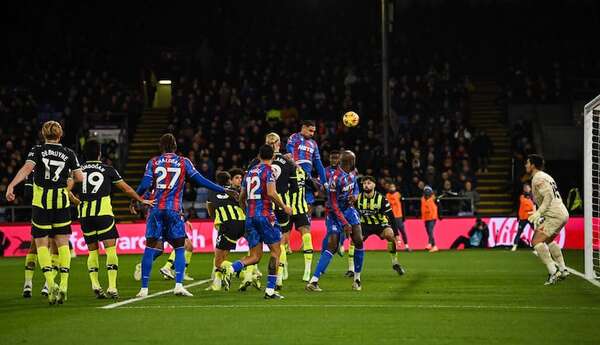Manchester City no pudo romper el Crystal - Fútbol Internacional - ABC Color