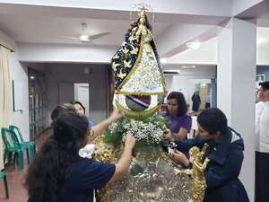 Video: ¡Mirá cómo quedó la decoración del pedestal y el anda de la Virgen de Caacupé! - Nacionales - ABC Color