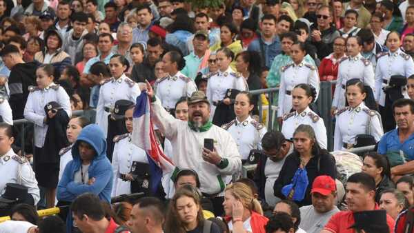 Hombre interrumpió misa central de Caacupé para elevar su protesta: ¿Qué reclamó?