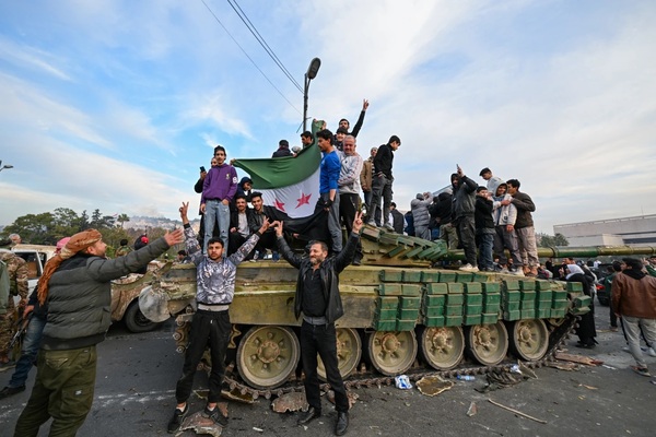 Rebeldes sirios toman Damasco y derrocan el régimen de Al Asad