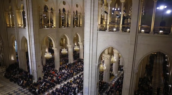 Notre Dame celebra su primera misa desde el incendio de 2019 - 1000 Noticias