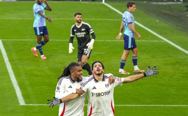 Versus / Raúl Jiménez y el VAR frustran al Arsenal, que cede empate en Fulham