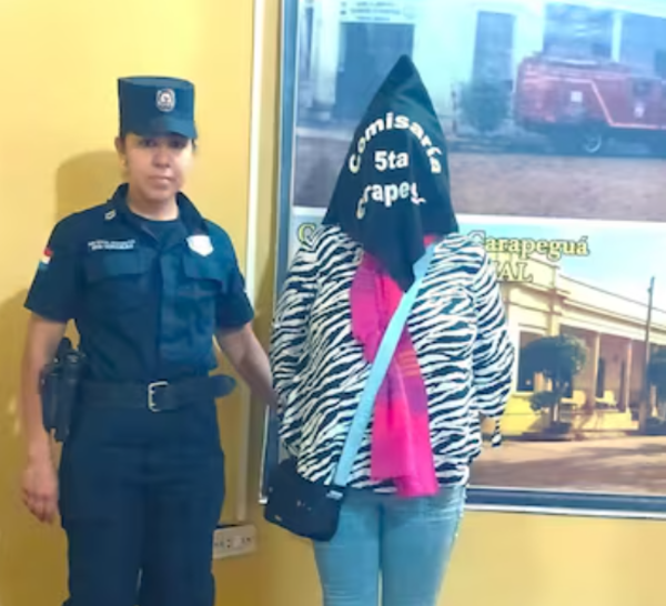 Arrestan a mujer por incendiar vivienda de su expareja