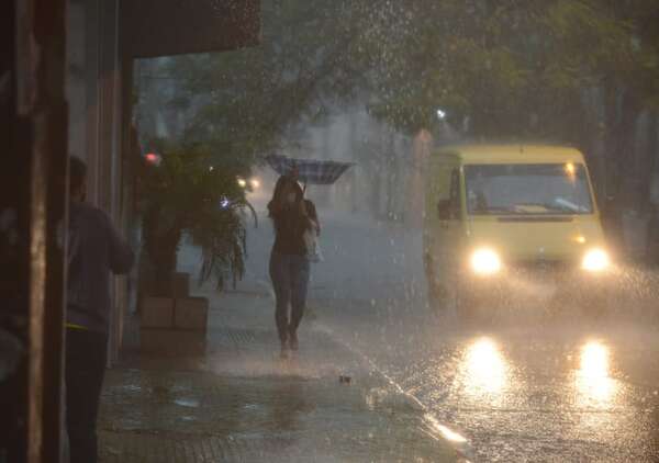 Alerta meteorológica: lluvias y tormentas eléctricas continuarán en cinco departamentos - Clima - ABC Color