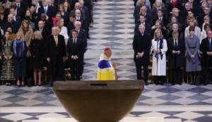 La catedral Notre Dame celebra su primera misa tras el incendio