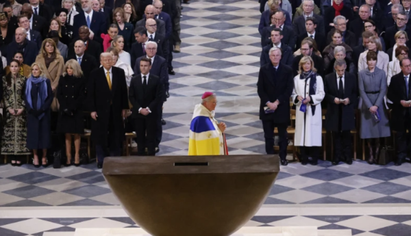 La catedral Notre Dame celebra su primera misa tras el incendio