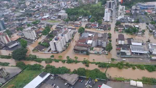 Las lluvias vuelven a azotar el sur de Brasil y dejan al menos 1.300 damnificados