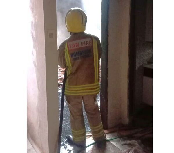 Una mujer supuestamente incendia la casa de su ex y huye pero la detuvieron en otra ciudad