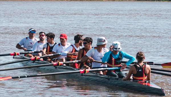 ¡Al agua pato! Sol y remo, el deporte ideal para todas las edades