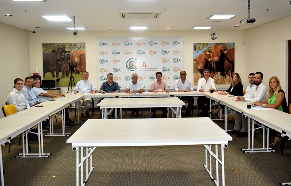 Abordan temas urgentes para la sostenibilidad del negocio ganadero