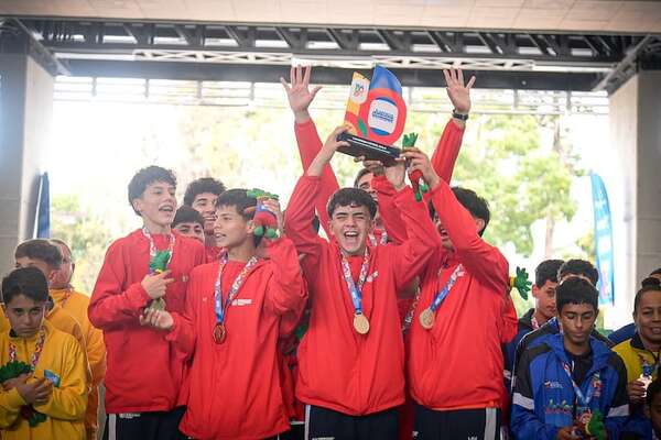 Cosecha de medallas en Colombia: Escolares brillantes - Polideportivo - ABC Color